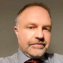 Julian Squiers Headshot